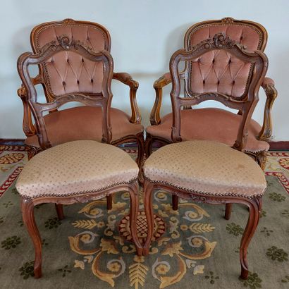 null TWO WOODEN ARMCHAIRS molded and carved with beech flowers.

20th century, Louis...