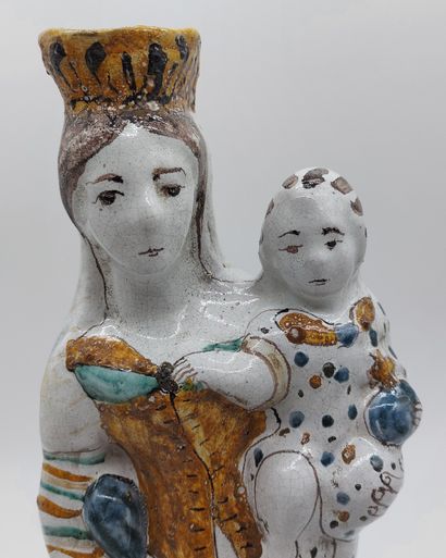 null Virgin of childbirth in polychrome earthenware, annotated "AM

H : 41 cm