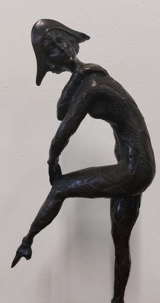 null Dimitri CHIPARUS (1886-1947), d'APRES 

La danseuse en arlequin

Bronze 

Signé...