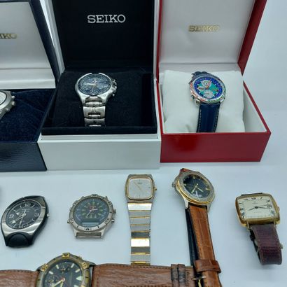 null LOT OF WATCHES 

- Watch Couleurs Of Benetton Bulova Mega Chrono, navy blue...