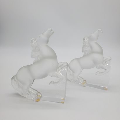 null LALIQUE - France

Paires de serre-livre chevaux en cristal blanc partiellement...