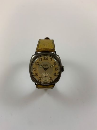 null LONGINES About 1920. Steel wristwatch, signed two-tone dial, Arabic numerals,...