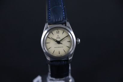 null TUDOR Oyster. Circa 1950. Ref : 7602. Wrist watch with steel case. Cream patina...