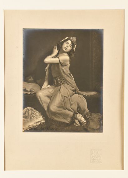 null FRANTISEK DRTIKOL (1883-1961) Portrait de la danseuse Ervina Kupferova. Circa...