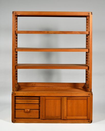 null PIERRE CHAPO (1927-1987) Model " B10 ", created in 1960 Elm furniture-shelves...