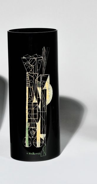  ANATOLE RIECKE (XXE SIECLE) Grand vase cylindrique en verre aubergine à décor abstrait...