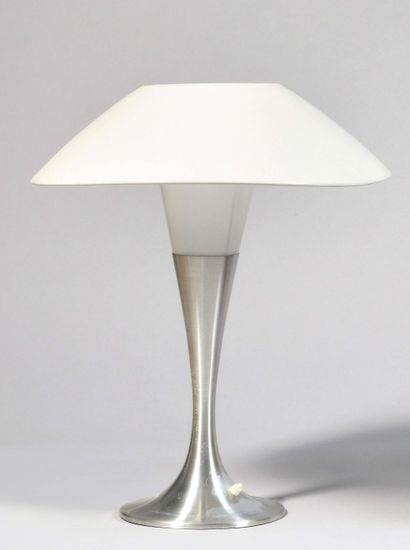 null A/S RANDERS MØBELFABRIK Lampe tronconique en aluminium et cache-ampoule blanc...