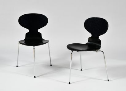 null ARNE JACOBSEN (1902-1971) FRITZ HANSEN EDITEUR Model " Fourmi " Pair of tripod...