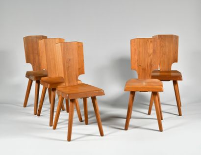 null PIERRE CHAPO (1927-1987) Modèle « S28 », créé en 1972 Suite de dix chaises en...