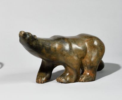 null PIERRE CHENET (XXE SIECLE) Large Polar Bear Bronze with brown ochre patina Signature...