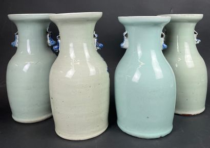null CHINE Quatre vases balustres en porcelaine céladon à décor de fleurs. Début...