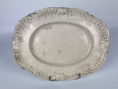 null GIEN Oval dish in fine earthenware of Pont aux choux. 18th century.