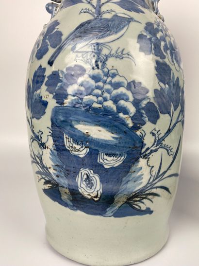 null CHINA Two blue-white porcelain balluster vases, one decorated with caligraphy,...