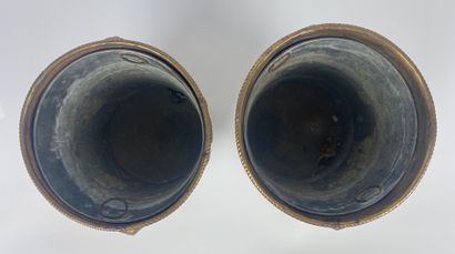null 
PAIR OF COPPER REFRESHERS in copper on claw feet. Zinc interior. 

18th century....