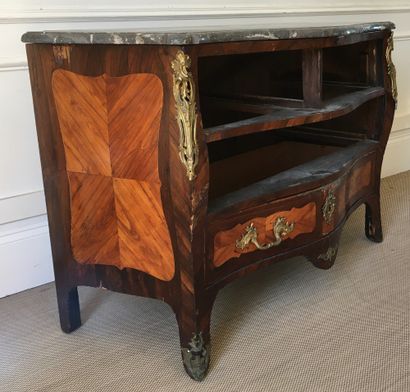 null COMMODE in veneer and marquetry opening with four drawers on three rows, ornamentation...