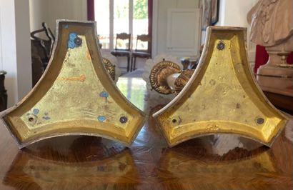 null Pair of onyx and gilt bronze lampshades with a tripod base with claws, glass...