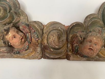 null Important polychromed SCULPT WOOD representing cherubs' heads in clouds. Northern...