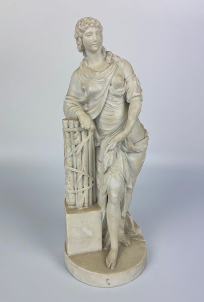 null Bisque STATUTE representing a vestal woman leaning on a column. Louis XVI period...