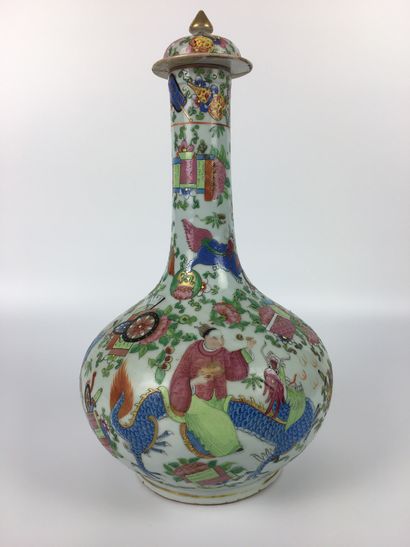 null CHINE Vase balustre en porcelaine de CANTON avec son bouchon (restauré) Fin...