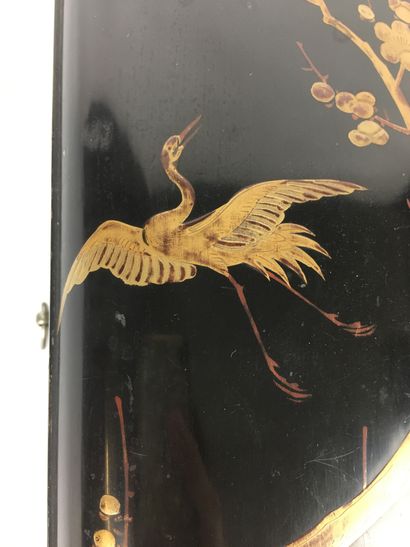 null JAPAN Japanese lacquer box with gilded decoration of herons and cherry blossoms....