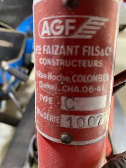 AGF 1955 N° série : 1007

CGF

Pas de clé

Très bel état d’origine

À remettre en...