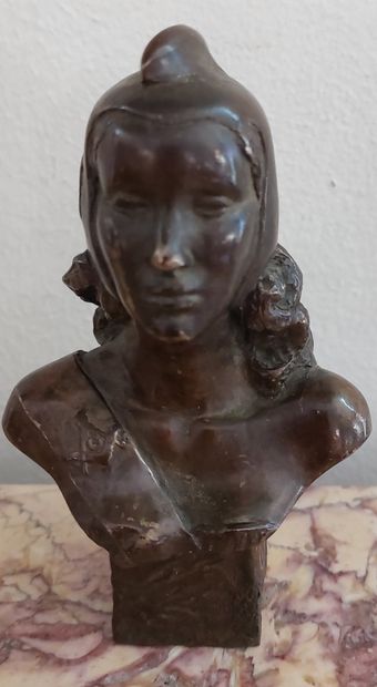 Buste de MARIANNE, en bronze, signature 