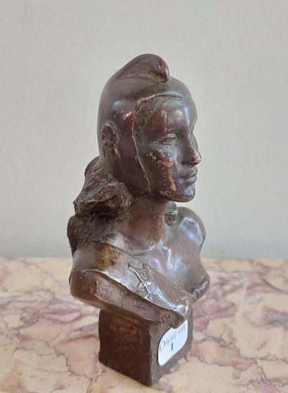 null Buste de MARIANNE, en bronze, signature "GODF (Grand Orient de France), les...