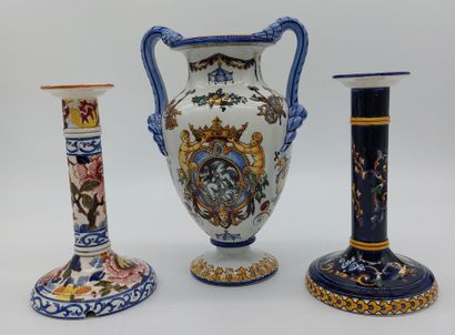 null Ensemble de Gien : 

- Vase à colonne, modèle Renaissance sur fond blanc, H...