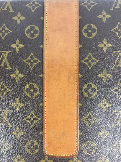 null LOUIS VUITTON Document holder in monogrammed canvas, snap closure, with three...