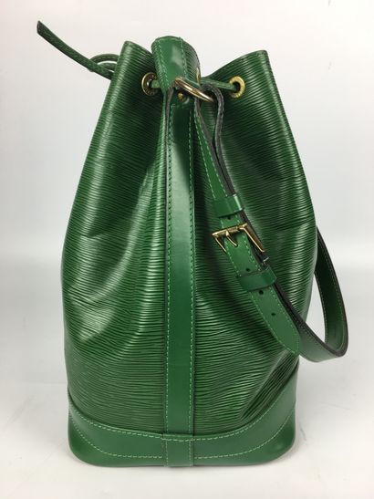 null LOUIS VUITTON Grand Noé model. Green epi leather bucket bag with adjustable...