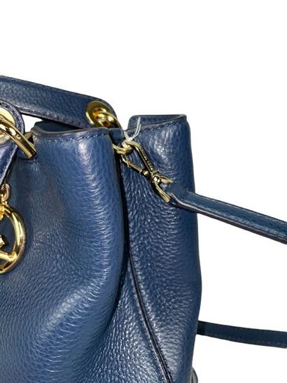 null MICHAEL KORS Navy blue grained leather handbag. Shoulder handle. Drop chain...