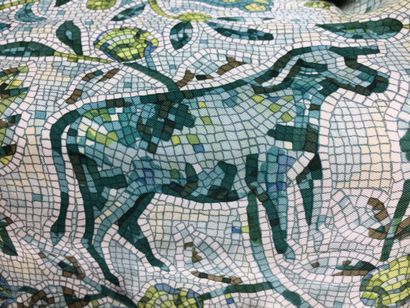 null HERMES PARIS Chemise en soie à motifs végétaux et animaux stylisés en mosaïque...