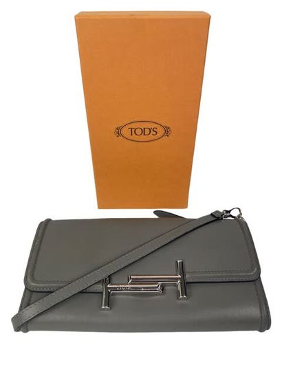 null TOD'S Mouse grey leather shoulder bag. Snap closure with logo. 10 x 21 cm. Box....