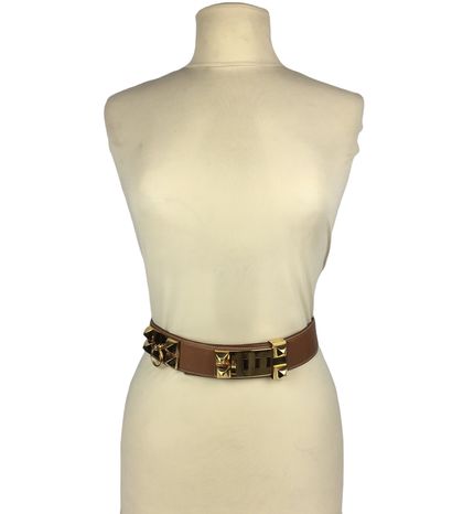 null HERMES Médor belt in grained camel leather and gilded metal S. 74 (minor re...