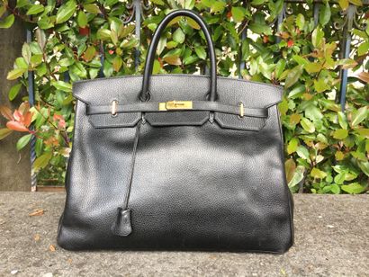 null HERMES PARIS 1996 Birkin handbag 40 cm in black Togo calf. Gold-plated metal...