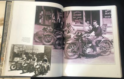 Un livre dans son coffret « L'Histoire Harley Davidson » Edition d'art JP Barthélémy....