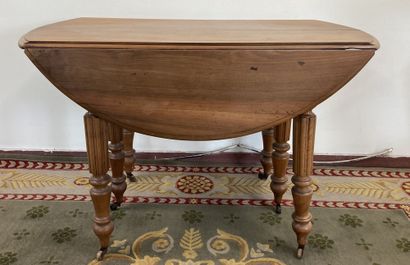 null TABLE A VOLETS 6 PIEDS LOUIS PHILIPPE EN NOYER

Diam 114 cm.

On y joint deux...