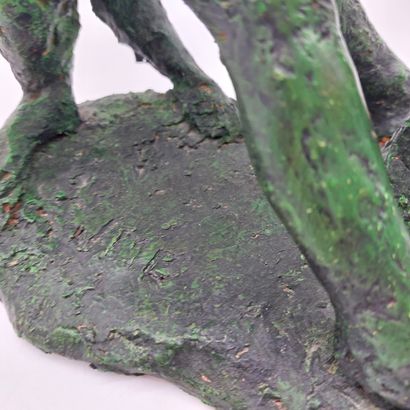 null GROUPE en terre cuite patiné vert à décor du mythe de Milon de Crotone

Monogrammé...