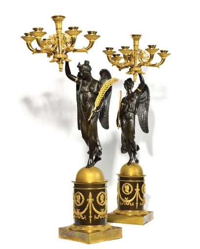  THOMIRE ET DUTERME (1804-1820) EXCEPTIONNELLE PAIRE DE CANDELABRES en bronze patiné...
