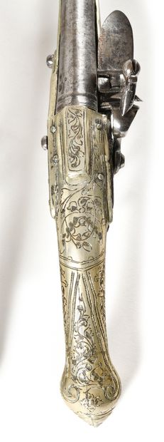 null BEAUTIFUL OTTOMAN FLINTLOCK PISTOL. Round barrel with band on the top signed...