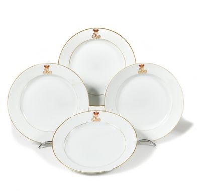 null QUATRE ASSIETTES du service du « Palais fermier » au Palais de Peterhoff

Manufacture...