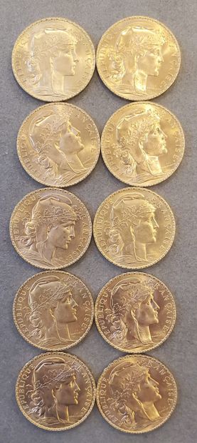 null 10 pièces d'or de 20 francs, années 1908 et 1910. Poids : 64,58 grammes.
