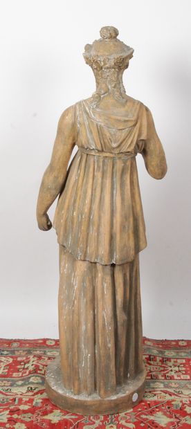 null MEDITRINE, déesse guérisseuse Grecs. Sculpture en terre cuite H : 136 cm