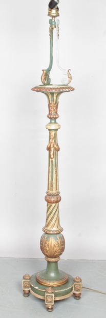 null COLONNE SELLETTE FORMANT LAMPADAIRE, de style Louis XVI en bois laqué vert et...