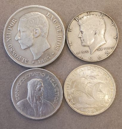 null 1 pièce de 5 pesetas espagnol de l'année 1885. Poids : 24,66 grammes. 1 pièce...