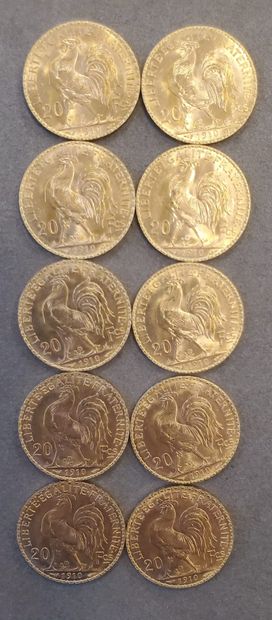 null 10 pièces d'or de 20 francs de l'année 1910. Poids : 64,60 grammes.