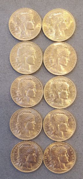 null 10 pièces d'or de 20 francs de l'année 1908. Poids : 64,58 grammes.