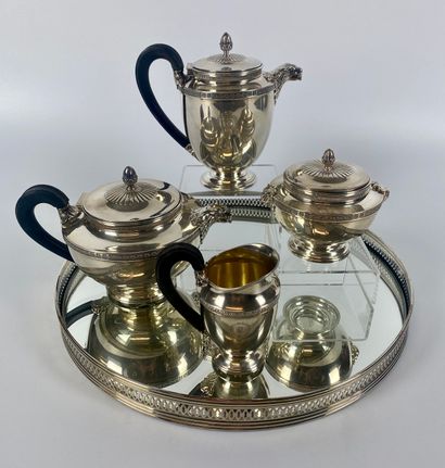 null PUIFORCAT

Silver tea and coffee set decorated with a frieze of stylized flowers...
