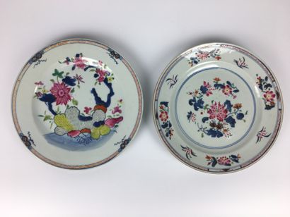 null CHINE-JAPON

Dix assiettes en porcelaine àç décor émaillé polychrome de fleurs.

XVIIIe-XIXe...