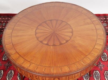 null ROUND LIVING ROOM TABLE OF TRANSITION STYLE, in veneer and marquetry with radiant...